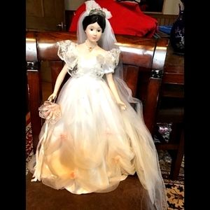 EXTREMELY TALL BRIDE DOLL 👰🏼‍♀️